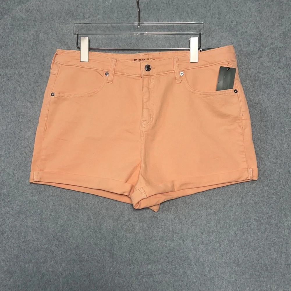 Wild Fable Women's High-Rise Rolled Cuff Jean Shorts NWT 14 - Picture 1 of 7
